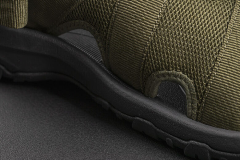 内側のサイドホール