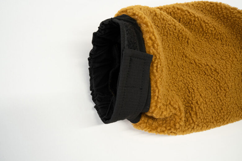 袖はベルクロベルト採用