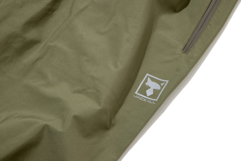 ロゴはリフレクション仕様