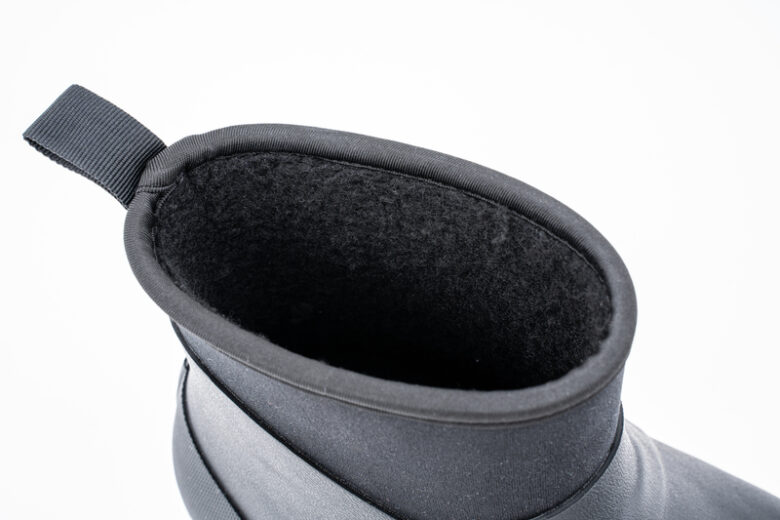 内側は起毛素材