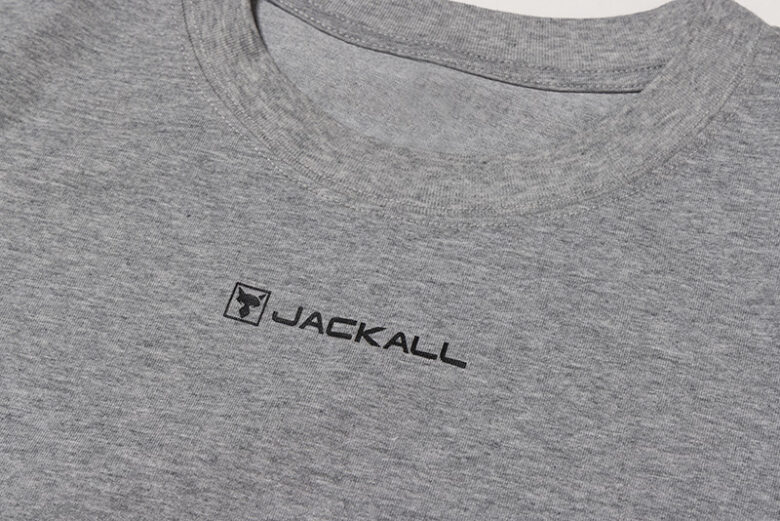 フロント中央：ロゴアップ