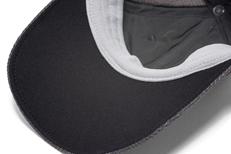 ツバ裏はブラック（全色共通）