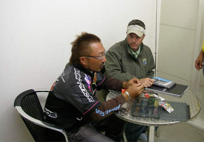 20091027-hata_bass1.jpg