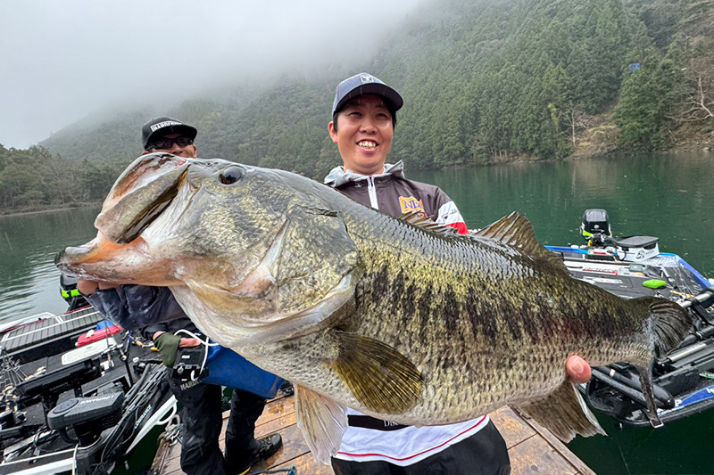 A great achievement at Nanairo Dam! Behind the scenes of the JB TOP50 runner-up and Monster bass