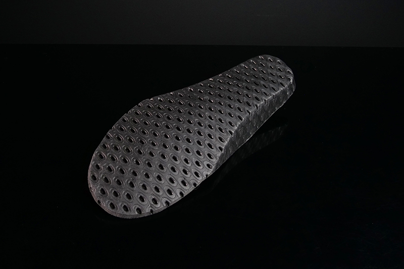 Insole with excellent breathability and cushioning properties