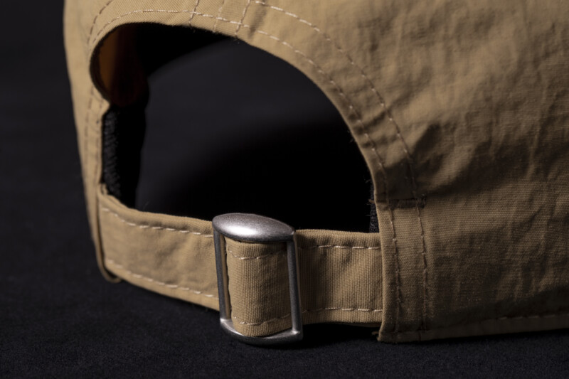 バックの調節ベルト